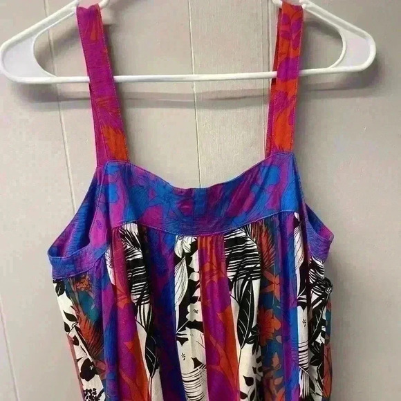 ⚡️5/$20 bundle sale⚡️ Rose + Olive Color block Flowy Top SM - Picture 4 of 4